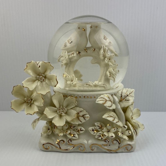 Dove Musical Snow Globe Cream and Gold - Picture 1 of 9